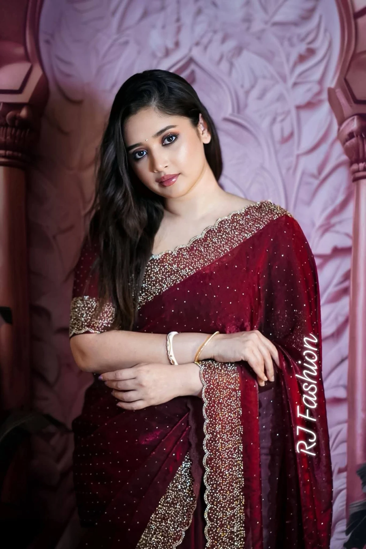 স্পেশাল স্টোন শাড়ি
